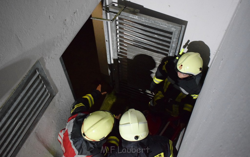 Feuer 2 Tiefgarage Koeln Hoehenhaus Ilfelder Weg P10.JPG